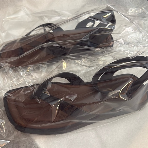 VINCE Samuela Genuine Leather Lug Sol Sandal w/ Ankle Strap 9 Black Brown - Picture 8 of 8